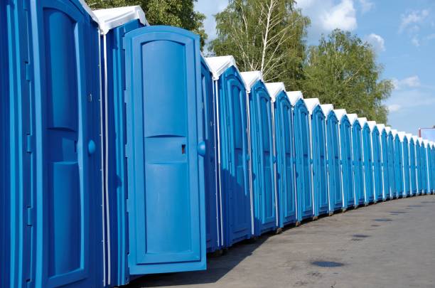 Best Porta potty delivery and setup  in Le Mars, IA